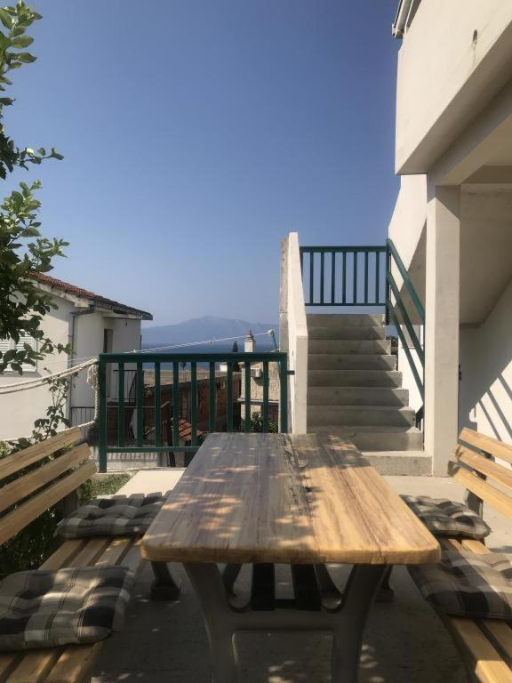 Apartmani Žderić Gradac  Bagian luar foto