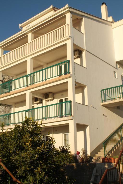 Apartmani Žderić Gradac  Bagian luar foto